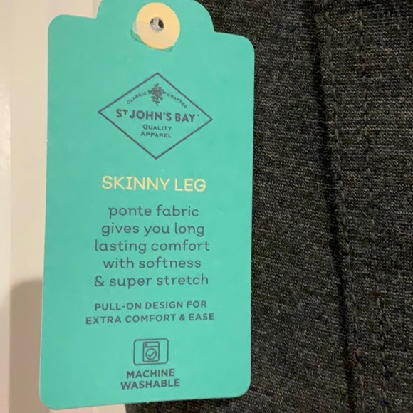 NWT St John’s Bay Secretly Slender comfort stretch legging. - Picture 6 of 7